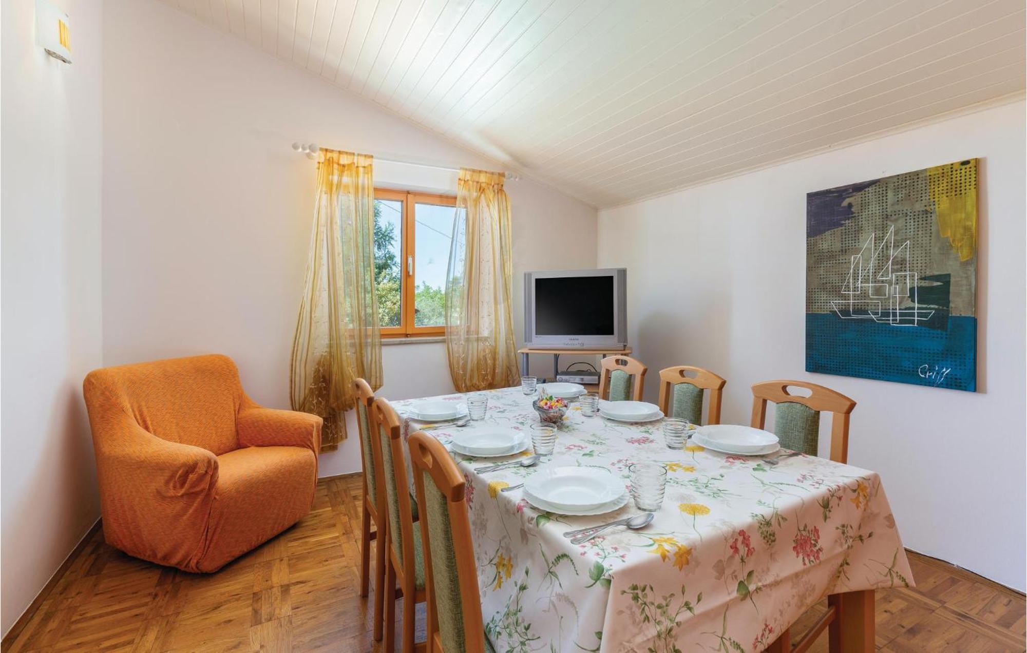 Cozy Apartment In Tar With House Sea View Tar-Vabriga Exterior photo