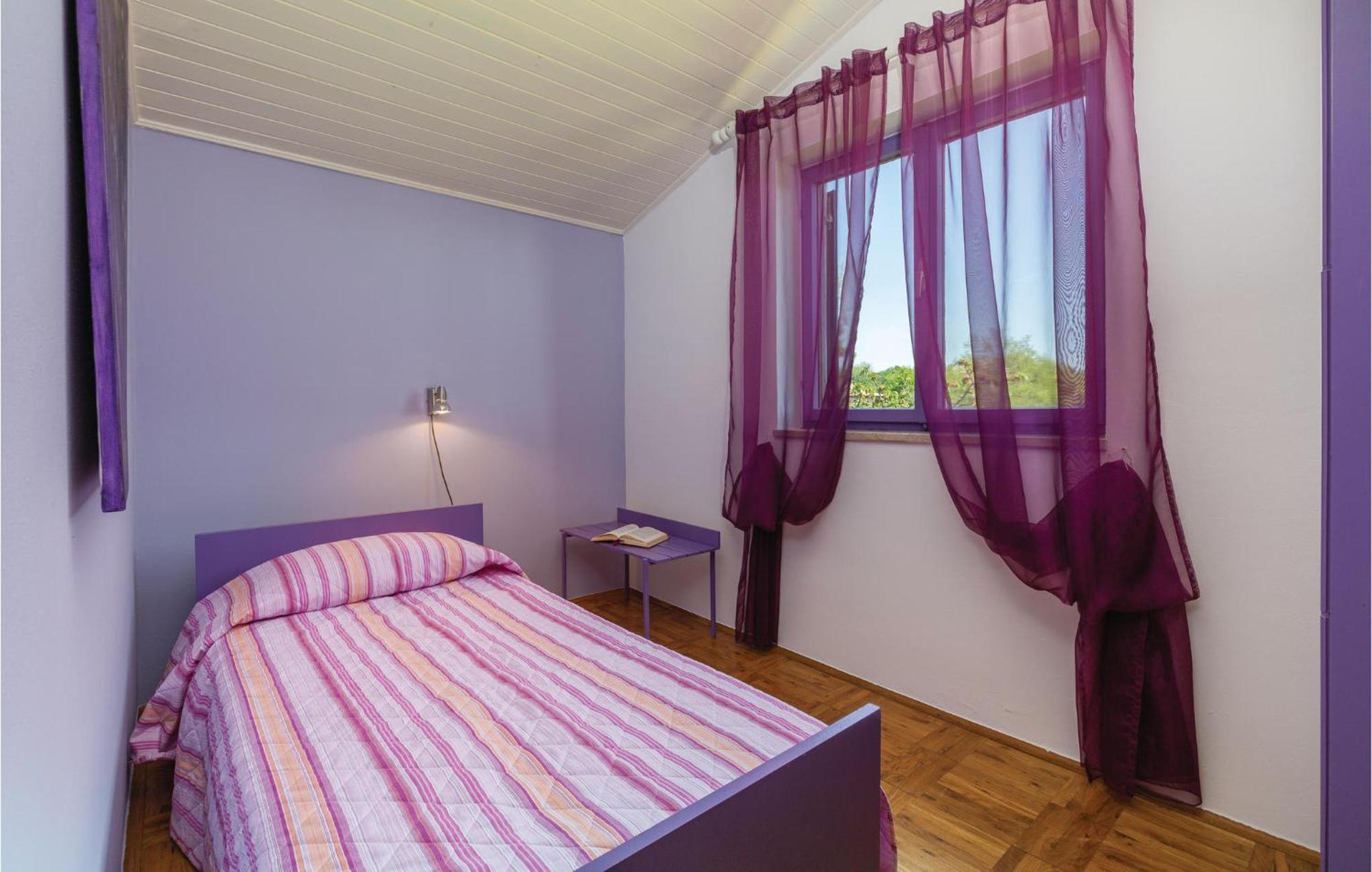 Cozy Apartment In Tar With House Sea View Tar-Vabriga Exterior photo