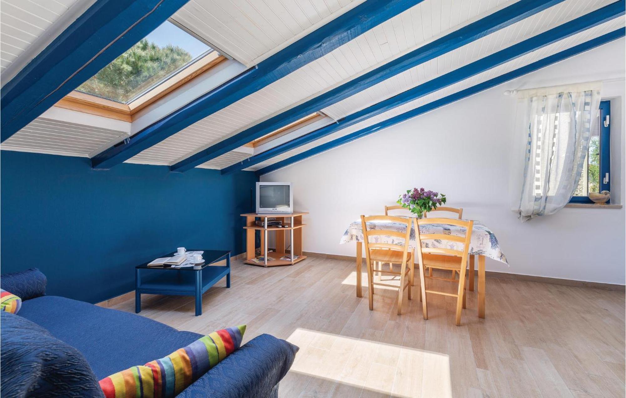 Cozy Apartment In Tar With House Sea View Tar-Vabriga Exterior photo