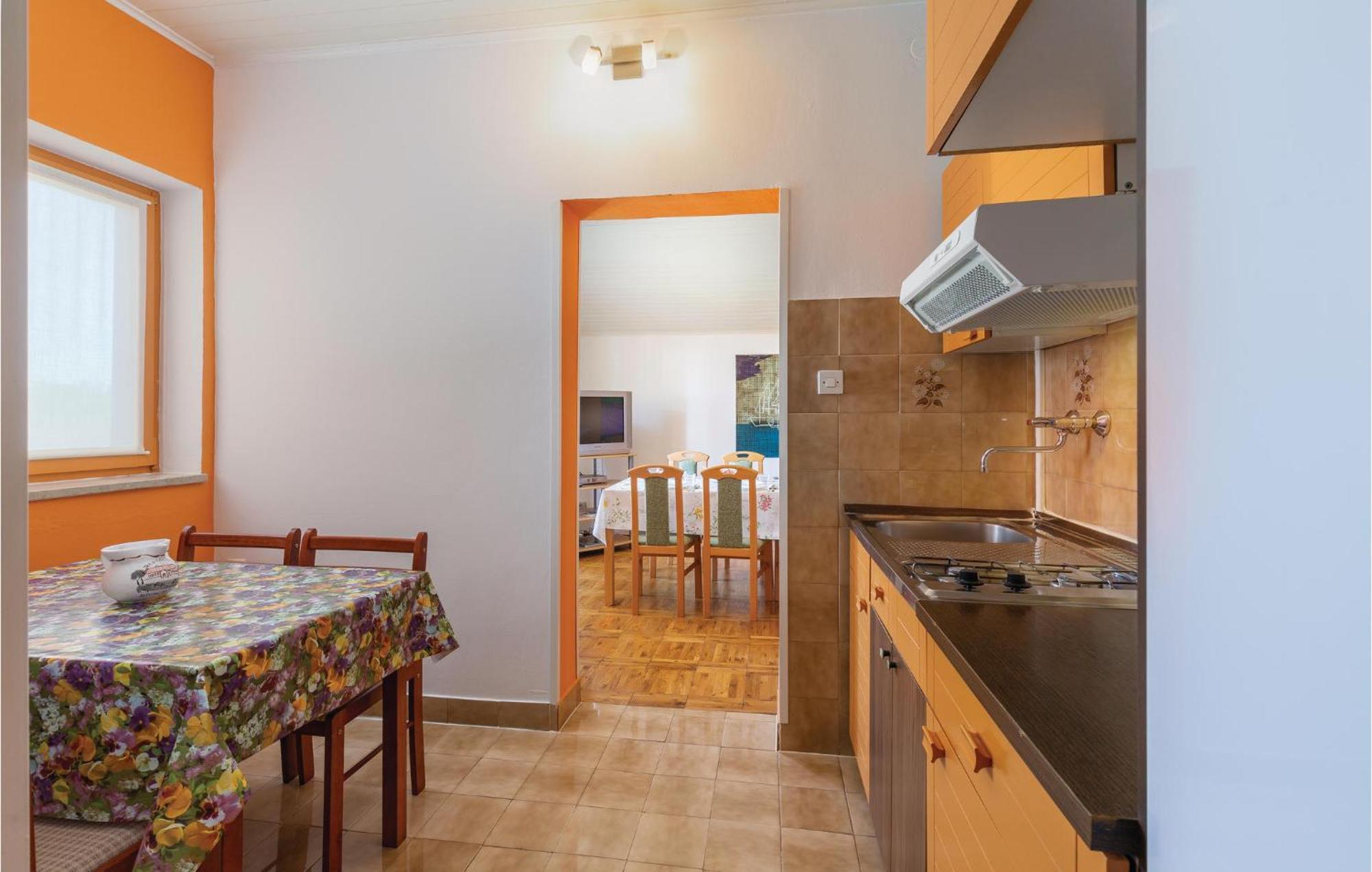 Cozy Apartment In Tar With House Sea View Tar-Vabriga Exterior photo